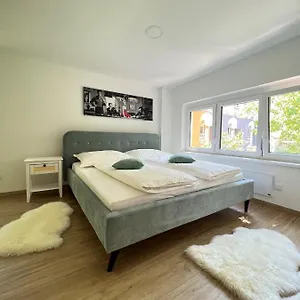  Apartment Charming Townhouse Directly By Metro